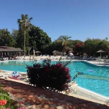 Complex House Near The Сasa de vacaciones Paphos