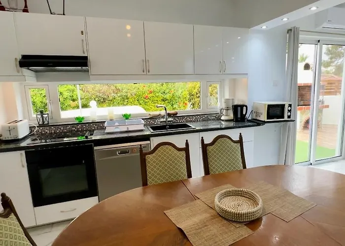 Complex House Near The Paphos