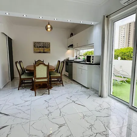 Complex House Near The Casa vacanze