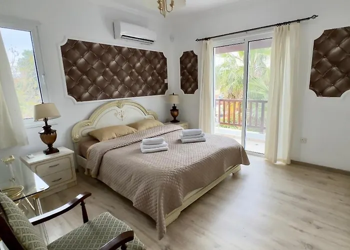 Complex House Near The Paphos